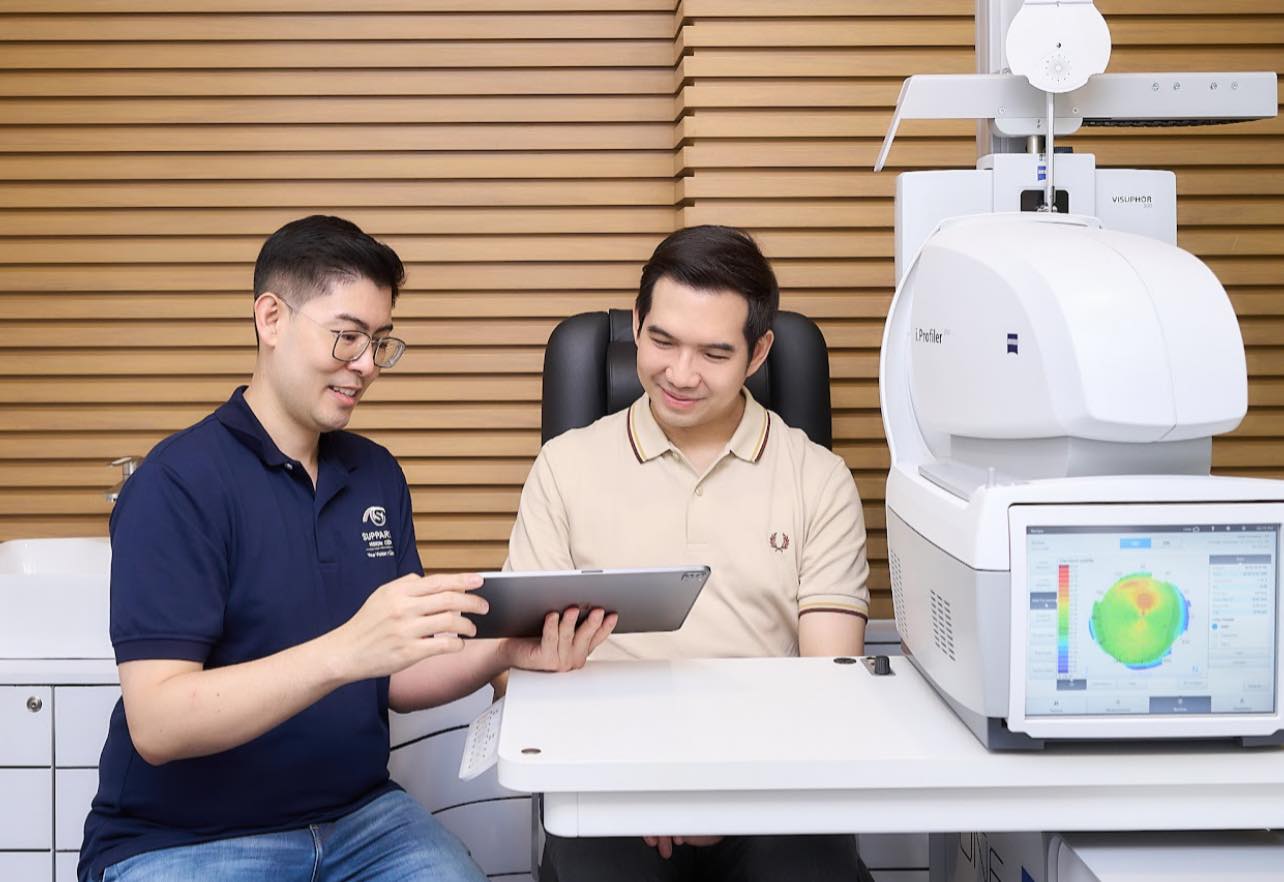 A “bespoke” lens at Supparerk Vision combines meticulous craftsmanship, German optical engineering, and high-quality materials for exceptional visual performance.