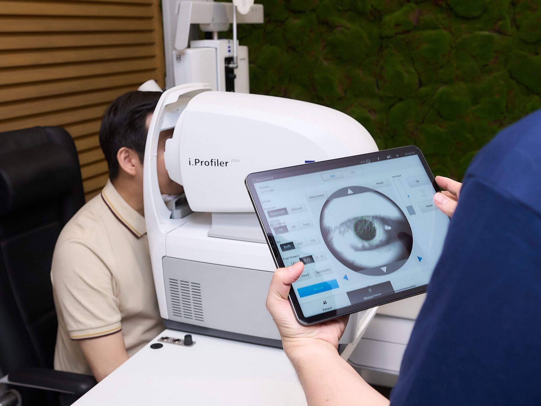 The AI-calculated lens structure is engineered to work in perfect harmony with both the eyes and the brain, helping to reduce visual strain and deliver what the clinic describes as the effortless ‘Flying to See’ experience.
